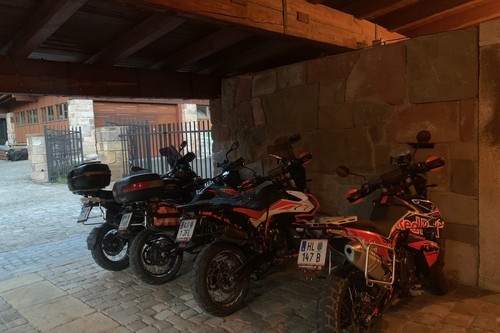 Kamenný dům – léto